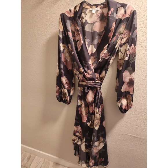 ONETHELAND Floral Chiffon Wrap Front Hi-Low Maternity Dress Large Grey Pink - Picture 1 of 3